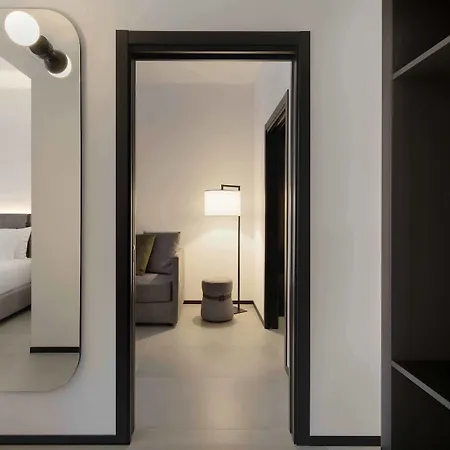 J Hotel 4*