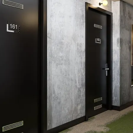 J Hotel 4*