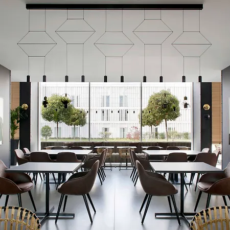 J Hotel